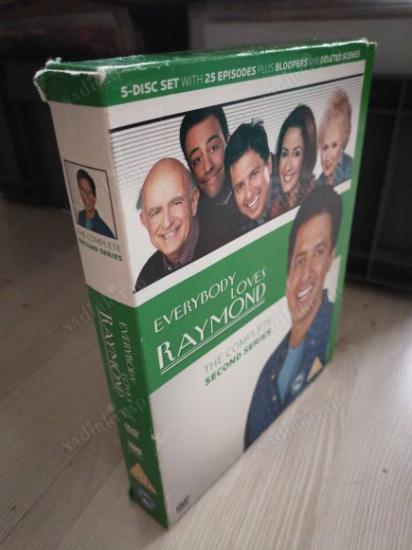 EVERYBODY LOVES RAYMOND - THE COMPLETE SECOND SERIES ( 5 DISC SET / 25 EPISODES )  - 575 MINUTES -  DVD  FİLM