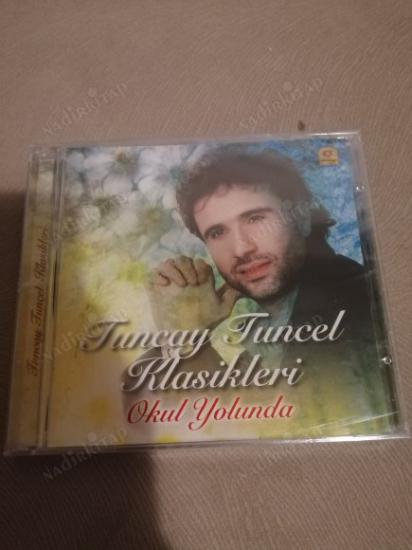 TUNCAY TUNCEL KLASİKLERİ - OKUL YOLUNDA  - TÜRKİYE  BASIM CD ALBÜM - AÇILMAMIŞ AMBALAJINDA