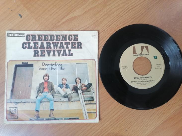 Creedence Clearwater Revival ‎– Sweet Hitch-Hiker / Door To Door - 1971 Belçika Basım 45 lik Plak