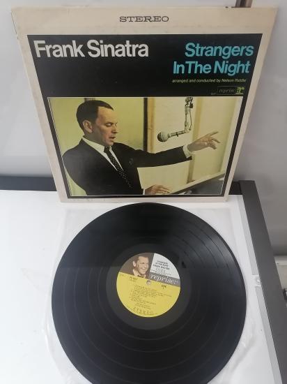 FRANK SINATRA – STRANGERS IN THE NIGHT - 1966 USA  Basım LP ALBÜM - PLAK