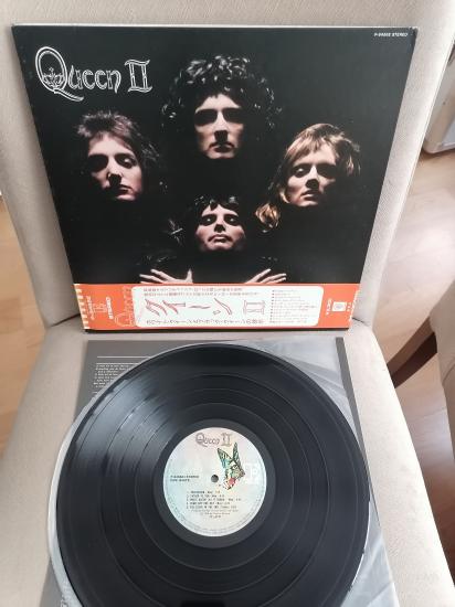 QUEEN - Queen II -  1974 Japonya Basım - Nadir 33 lük LP Plak Albüm - Obi’li